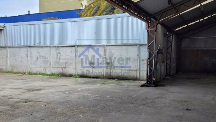 Arriendo Amplio Local Comercial / Galpón con Oficinas - Centro Concepción (Calle Heras 447)