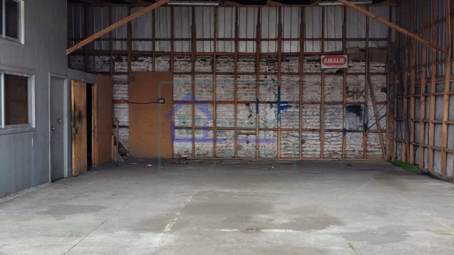 Arriendo Amplio Local Comercial / Galpón con Oficinas - Centro Concepción (Calle Heras 447)
