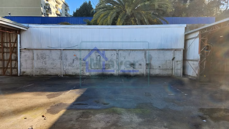 Arriendo Amplio Local Comercial / Galpón con Oficinas - Centro Concepción (Calle Heras 447)