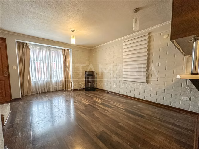 Arriendo casa 2 Dormitorios con estacionamiento, en Hualpén