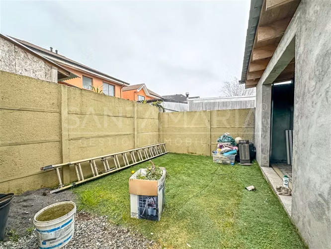 Arriendo casa 2 Dormitorios con estacionamiento, en Hualpén