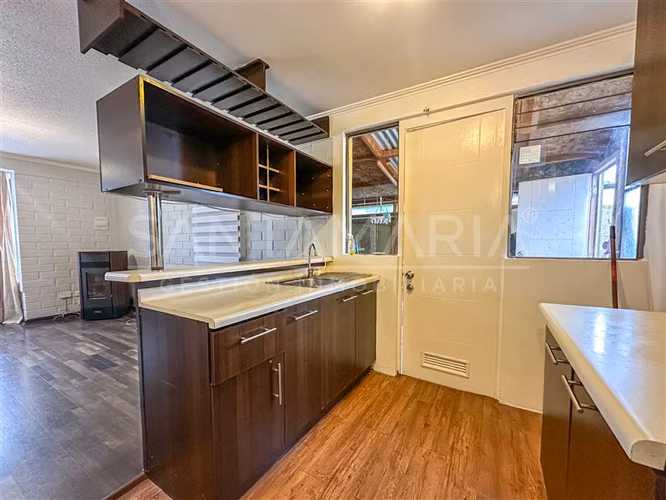 Arriendo casa 2 Dormitorios con estacionamiento, en Hualpén