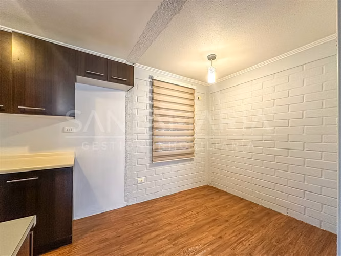 Arriendo casa 2 Dormitorios con estacionamiento, en Hualpén