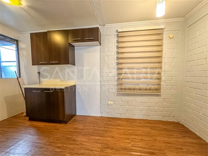 Arriendo casa 2 Dormitorios con estacionamiento, en Hualpén