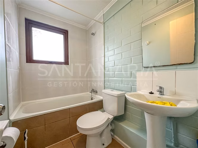Arriendo casa 2 Dormitorios con estacionamiento, en Hualpén