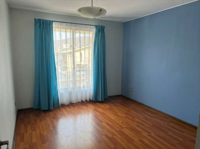 ARRIENDO , Gran Casa Central con Fines Comerciales – A pasos de Av. Brasil