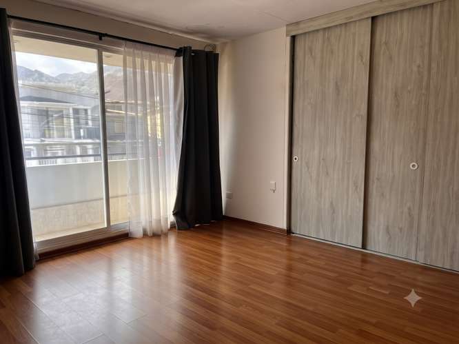 ARRIENDO , Gran Casa Central con Fines Comerciales – A pasos de Av. Brasil