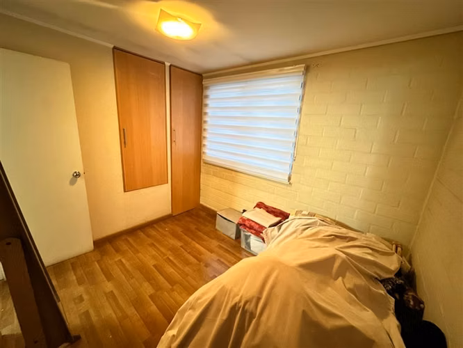 Vende casa en Quilicura- Psje Leo 2 D - 1 baño - 2 est - bog