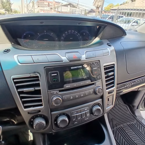 Ssangyong stavic d 2.0 2018 - Imagen 13
