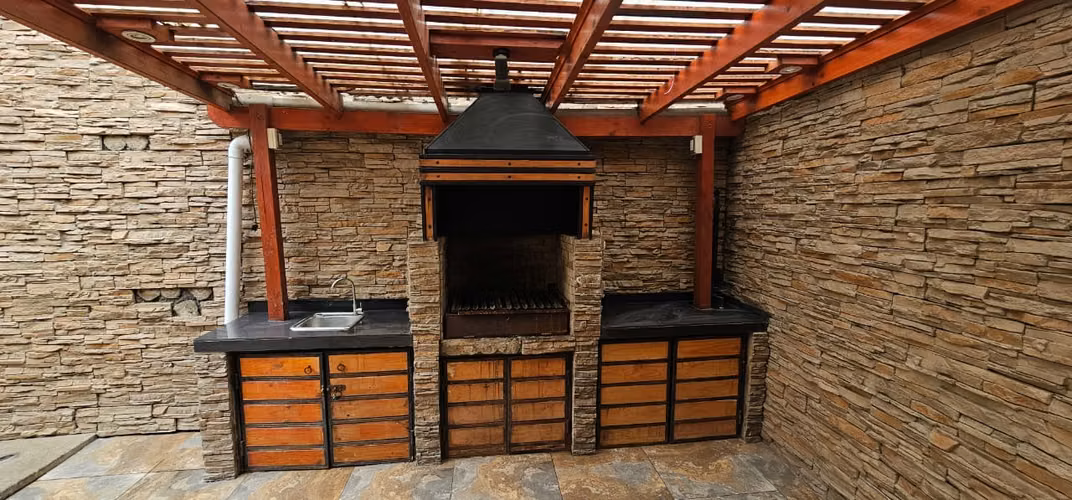 CASA EN VENTA FRENTE AL MALL PLAZA OESTE - Imagen 6