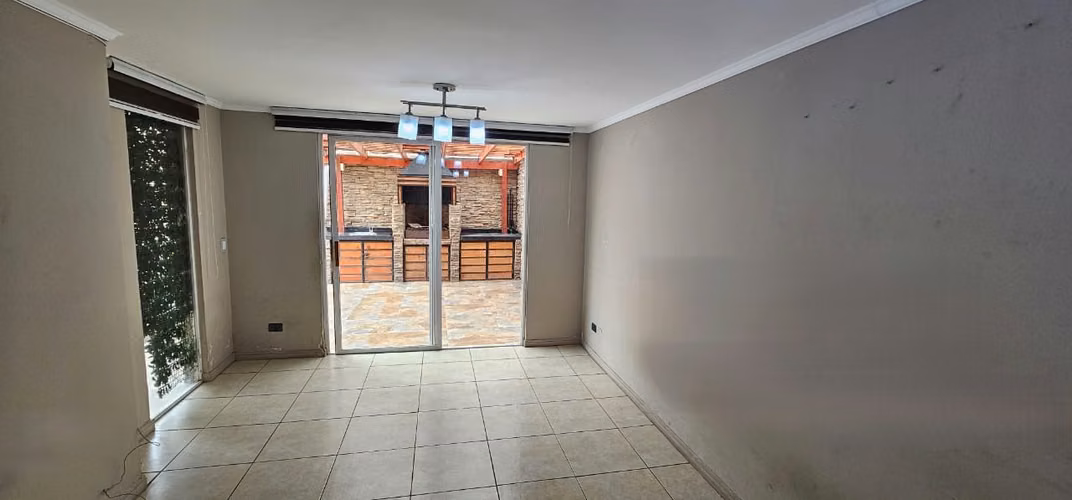 CASA EN VENTA FRENTE AL MALL PLAZA OESTE - Imagen 10
