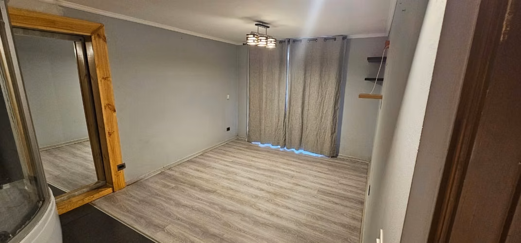 CASA EN VENTA FRENTE AL MALL PLAZA OESTE - Imagen 8