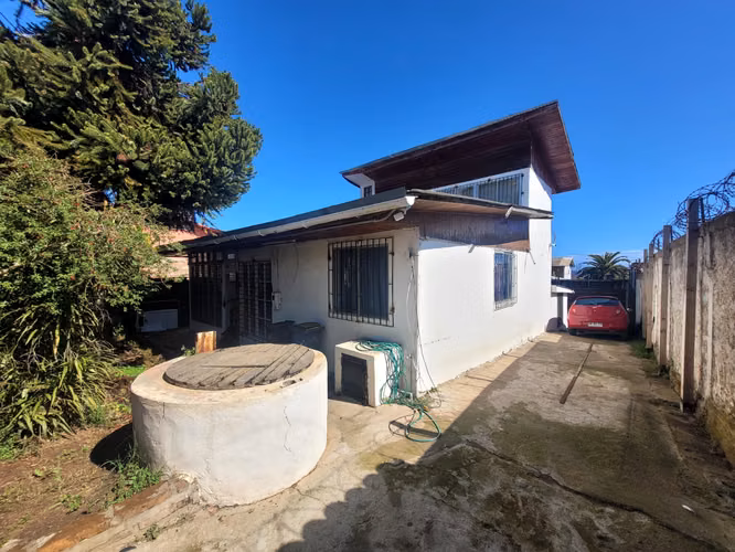 SE VENDE CASA CON PISCINA - Imagen 2