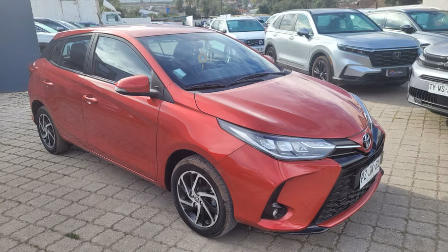 ToyotaYARIS SPORT HB 1.5 FULL MEC. 1.5 • 4x2 • Mecánica • 2022