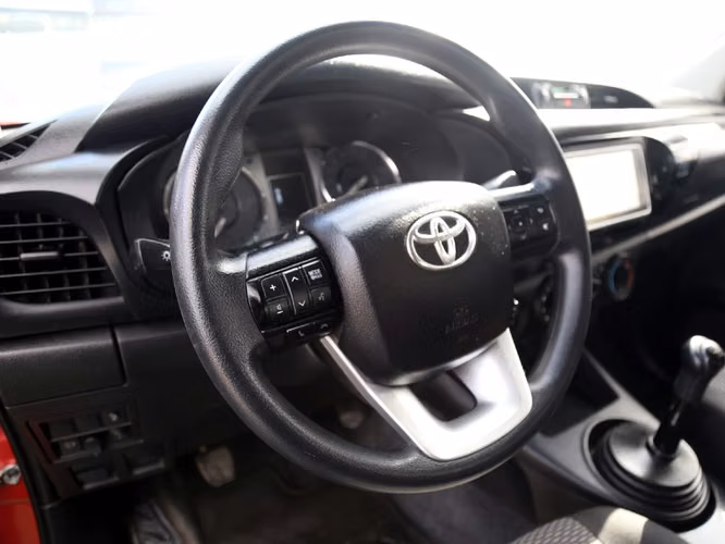 TOYOTA HILUX 2023 - Imagen 13