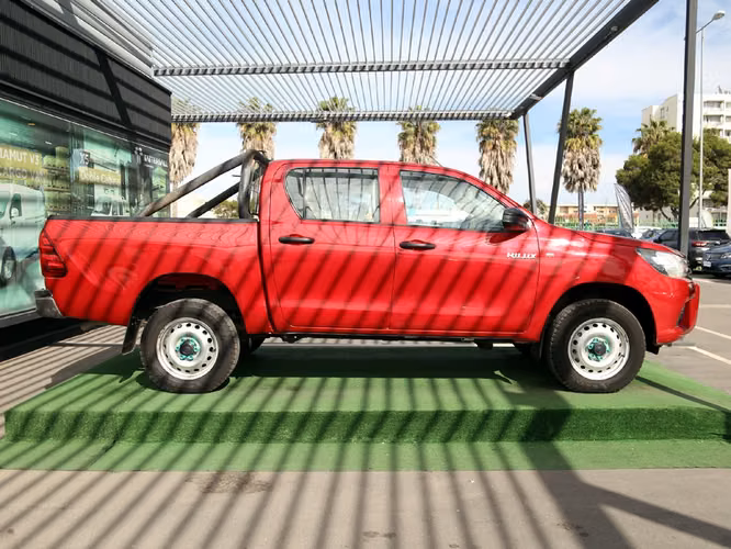 TOYOTA HILUX 2023 - Imagen 4