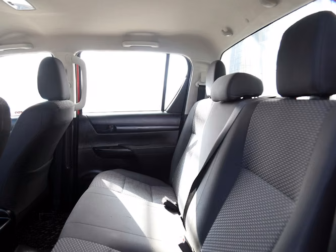TOYOTA HILUX 2023 - Imagen 14