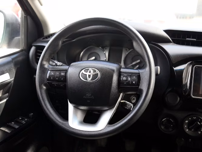 TOYOTA HILUX 2023 - Imagen 16