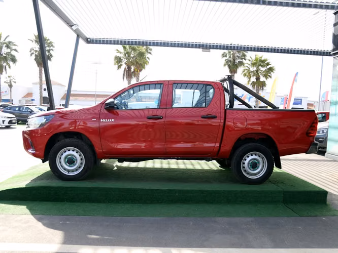 TOYOTA HILUX 2023 - Imagen 9