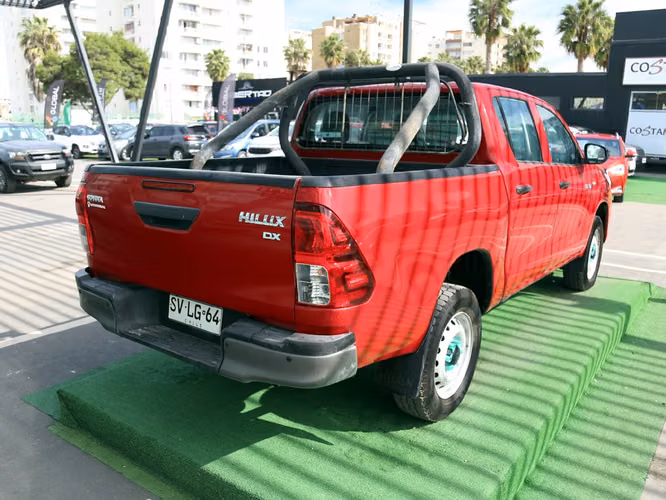 TOYOTA HILUX 2023 - Imagen 7