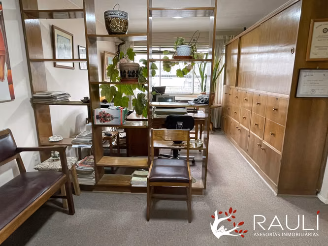 Oficina en Venta en Centro de Valdivia – 42 m², Excelente Ubicación e Iluminación - Imagen 2