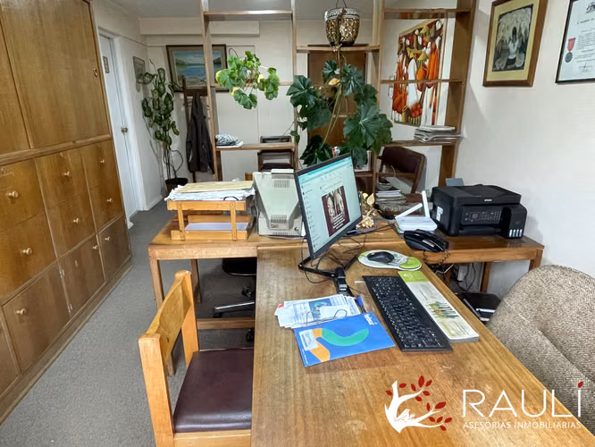 Oficina en Venta en Centro de Valdivia – 42 m², Excelente Ubicación e Iluminación - Imagen 3
