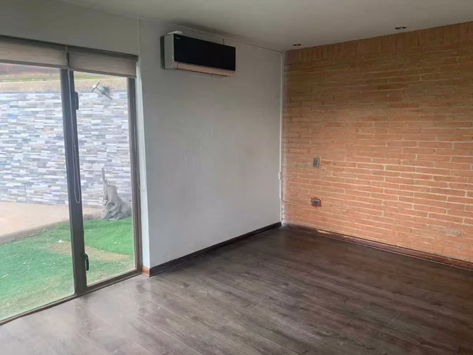 Amplia Casa Familiar en Entorno Tranquilo (184645)
