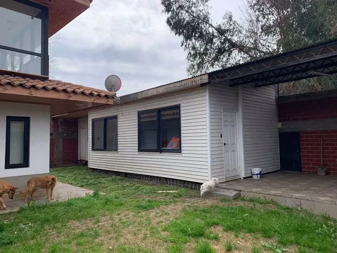 Acogedora Casa Familiar con Amplio Jardín (184643)