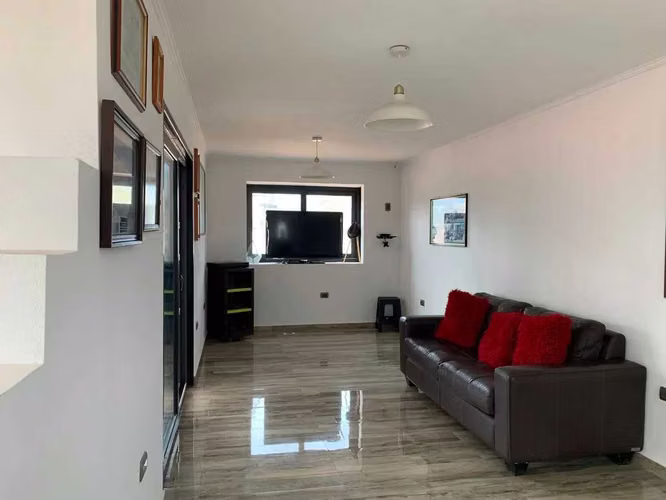 Acogedora Casa Familiar con Amplio Jardín (184643)