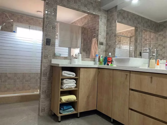 Acogedora Casa Familiar con Amplio Jardín (184643)