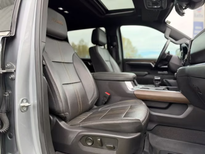 Chevrolet Silverado 3.0 HIGH COUNTRY 4X4 AT 4P	 2024 - Imagen 19