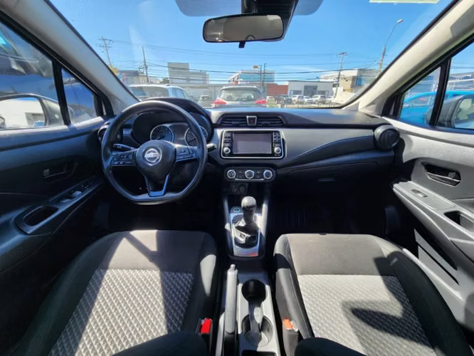 Nissan Versa 1.6 SENSE 4X2 MT 4P 2025 - Imagen 9