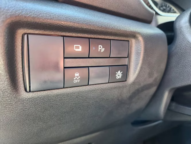 Nissan Versa 1.6 SENSE 4X2 MT 4P 2025 - Imagen 19
