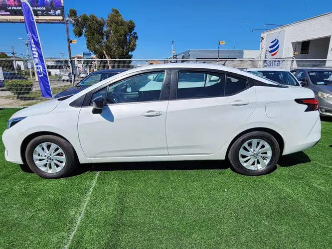 Nissan Versa 1.6 SENSE 4X2 MT 4P 2025 - Imagen 8