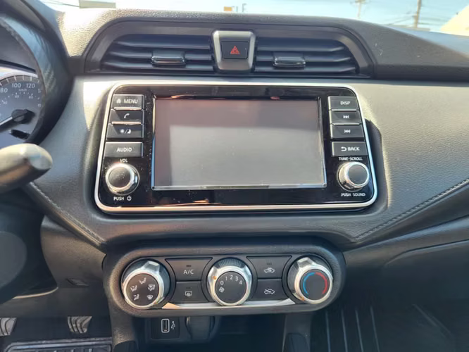 Nissan Versa 1.6 SENSE 4X2 MT 4P 2025 - Imagen 12