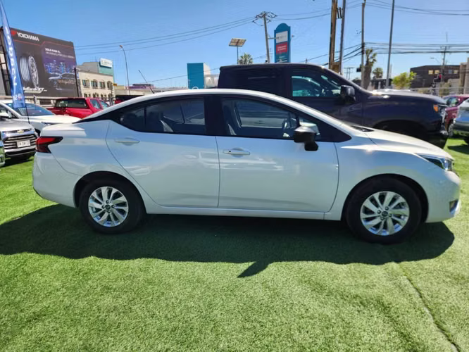 Nissan Versa 1.6 SENSE 4X2 MT 4P 2025 - Imagen 4