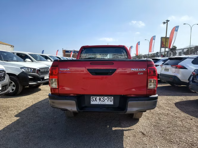 TOYOTA HILUX 2023 - Imagen 6