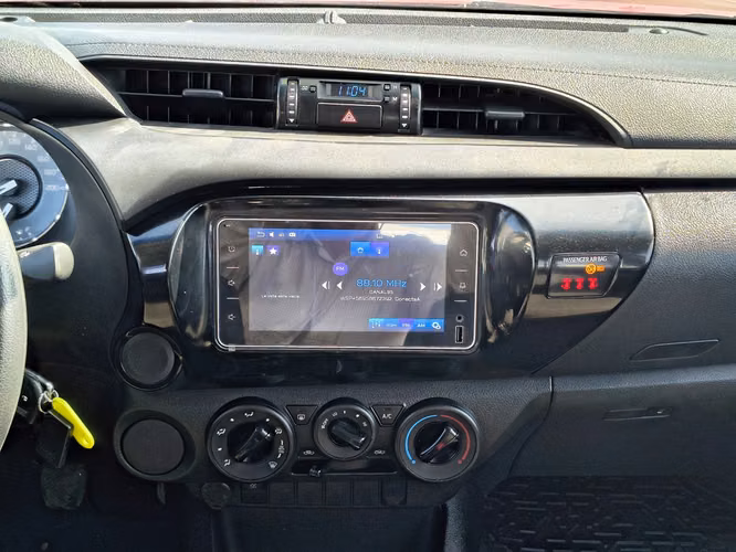 TOYOTA HILUX 2023 - Imagen 17