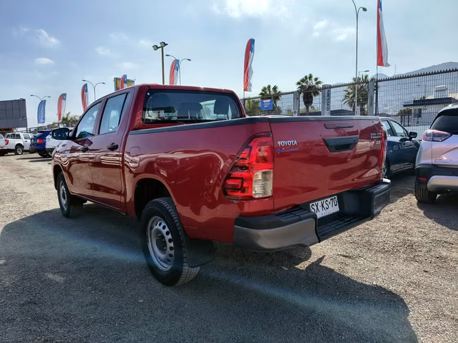 TOYOTA HILUX 2023 - Imagen 5