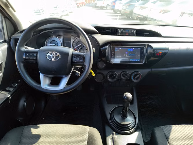 TOYOTA HILUX 2023 - Imagen 11