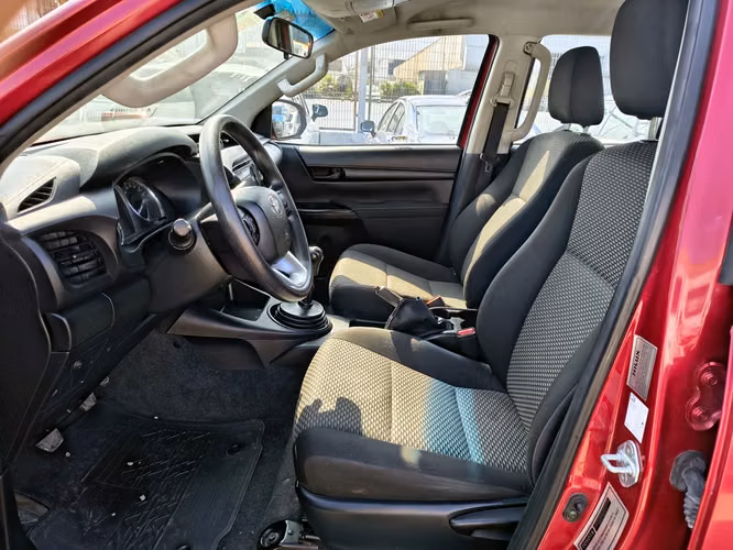 TOYOTA HILUX 2023 - Imagen 10