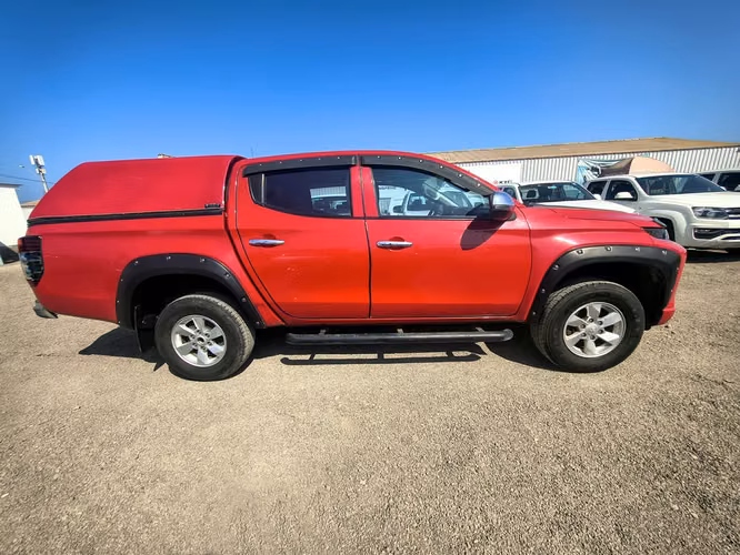 MITSUBISHI L200 2021 - Imagen 4