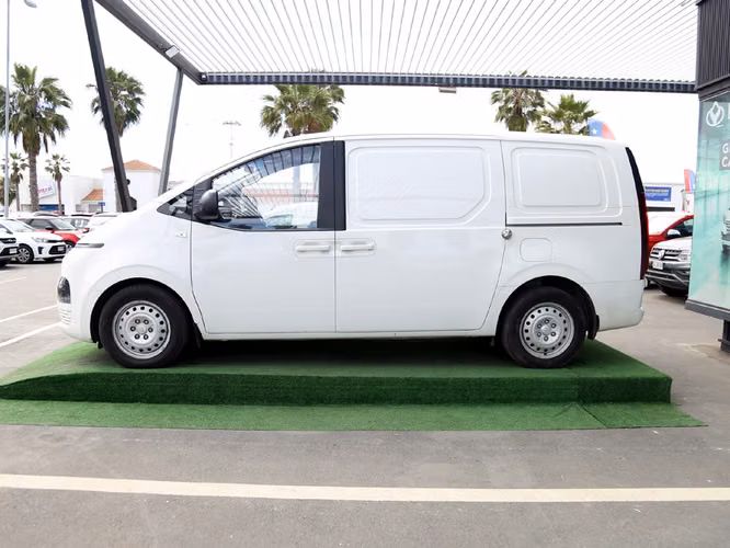 HYUNDAI STARIA 2023 - Imagen 11