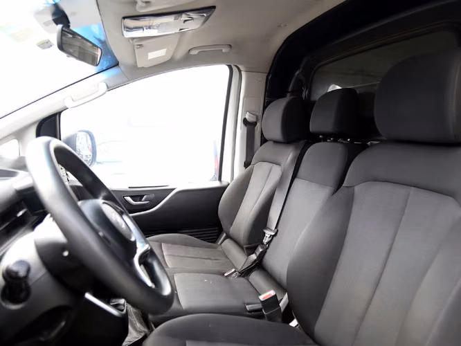 HYUNDAI STARIA 2023 - Imagen 14