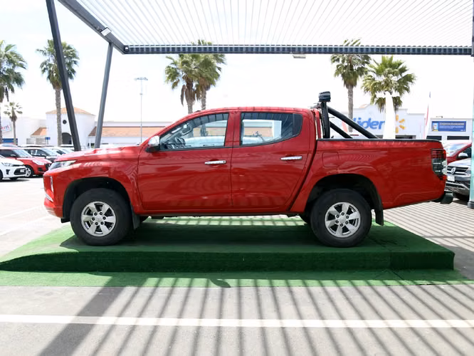 MITSUBISHI L200 2023 - Imagen 9