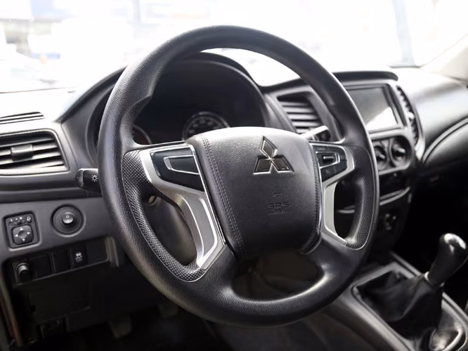 MITSUBISHI L200 2023 - Imagen 13