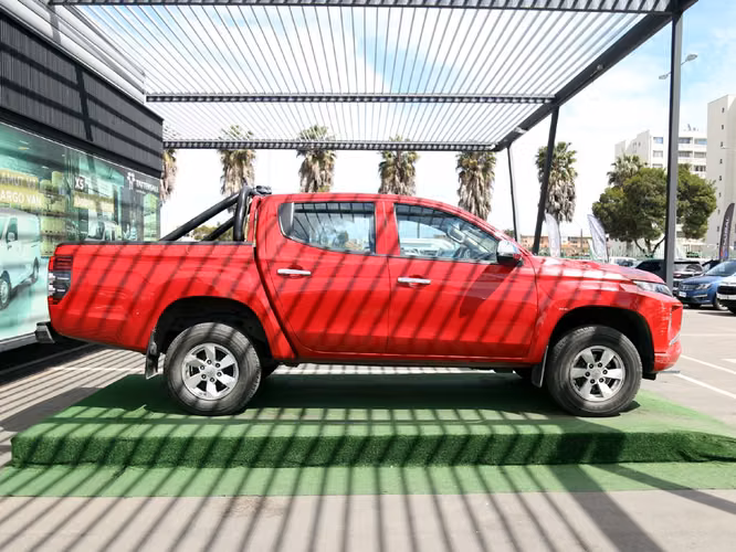 MITSUBISHI L200 2023 - Imagen 4