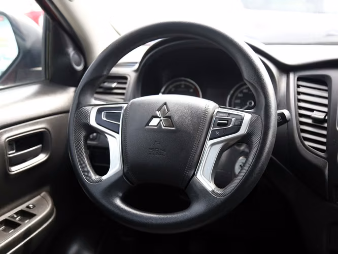 MITSUBISHI L200 2023 - Imagen 16