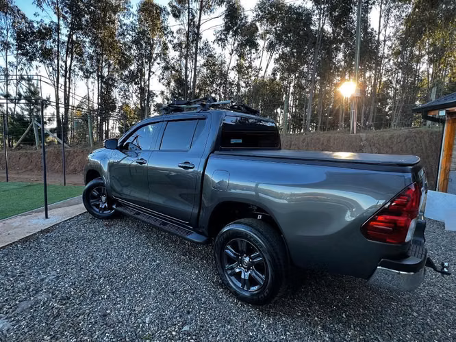 Camioneta Toyota Hilux 4x2 - Imagen 6