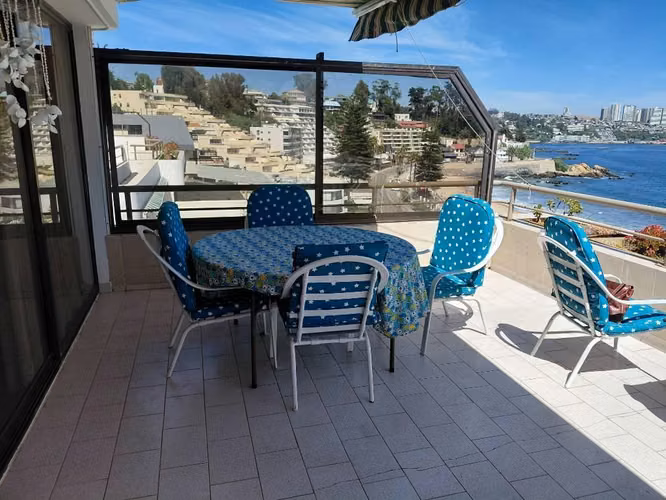 Vendo hermoso depto en primera linea playa amarilla